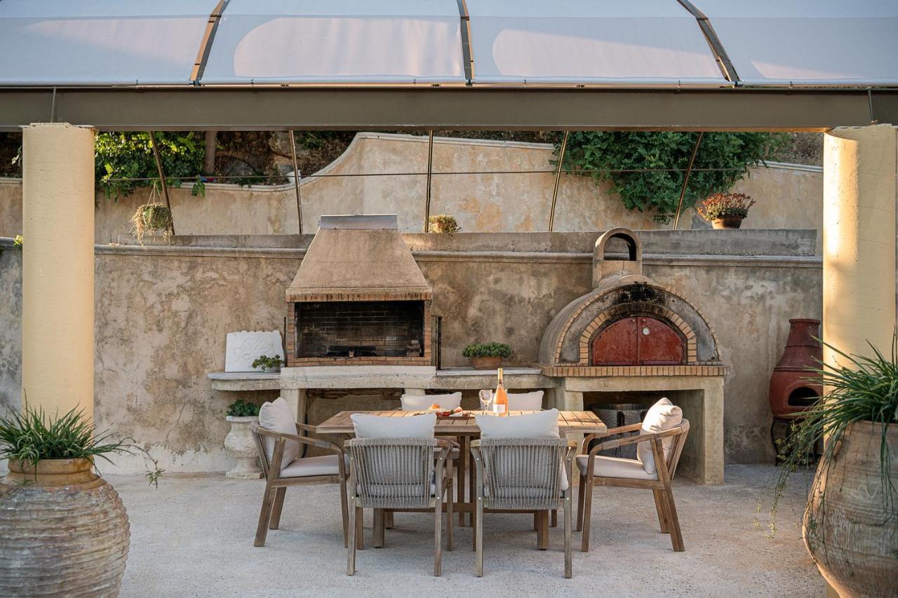 Mondethea Vantage Point Home Chrissi Akti Chania Exterior foto